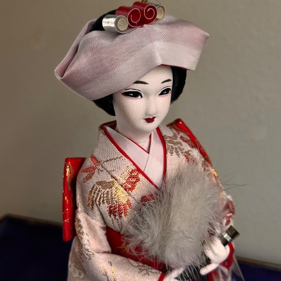 Hanayome Geisha Doll,  Japanese Bride Doll by Nishi Doll Co. c1950 - Picture 2 of 5